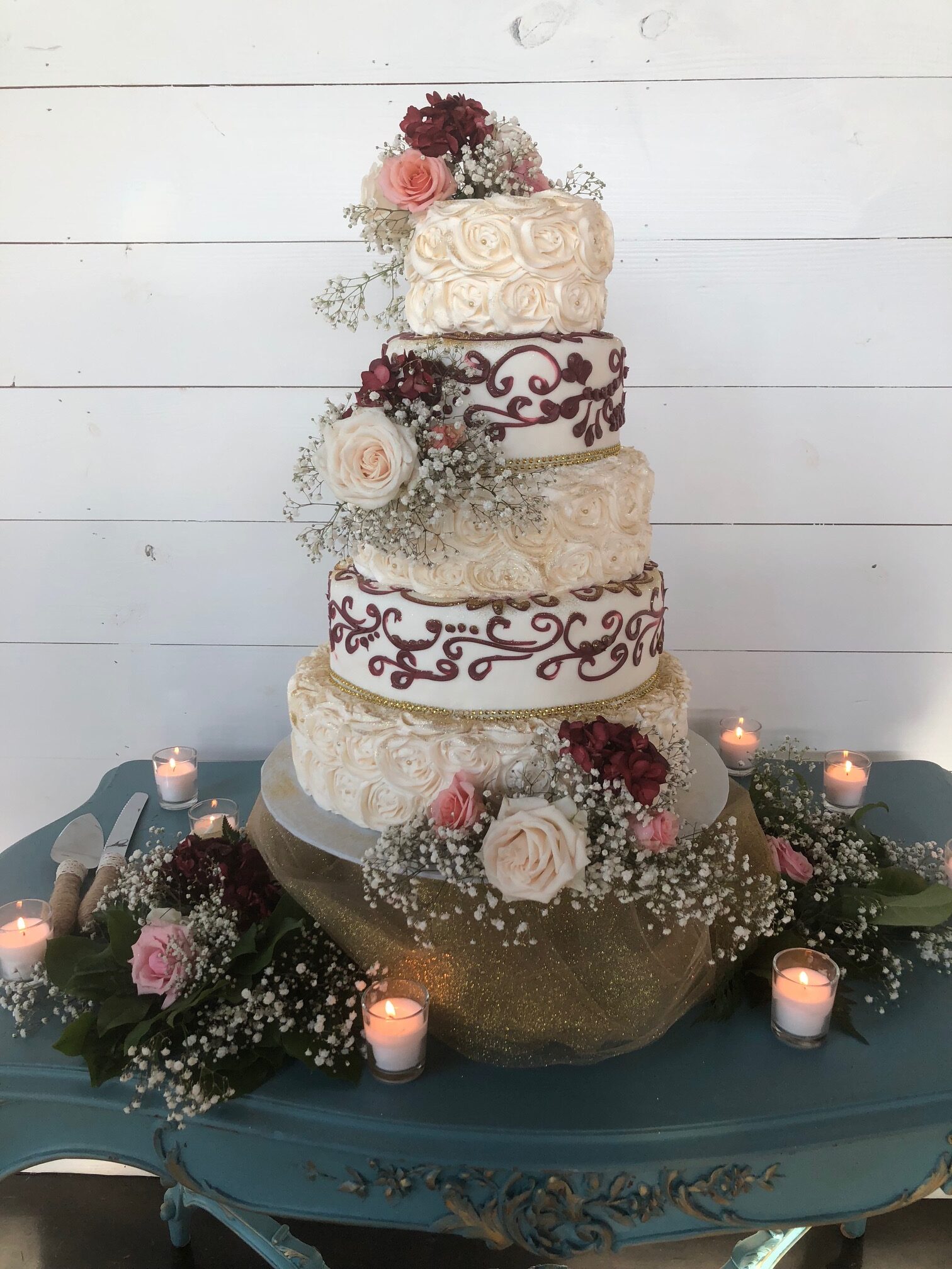 How to Hire the Best Wedding Cake: The Complete 2026 Guide for Couples